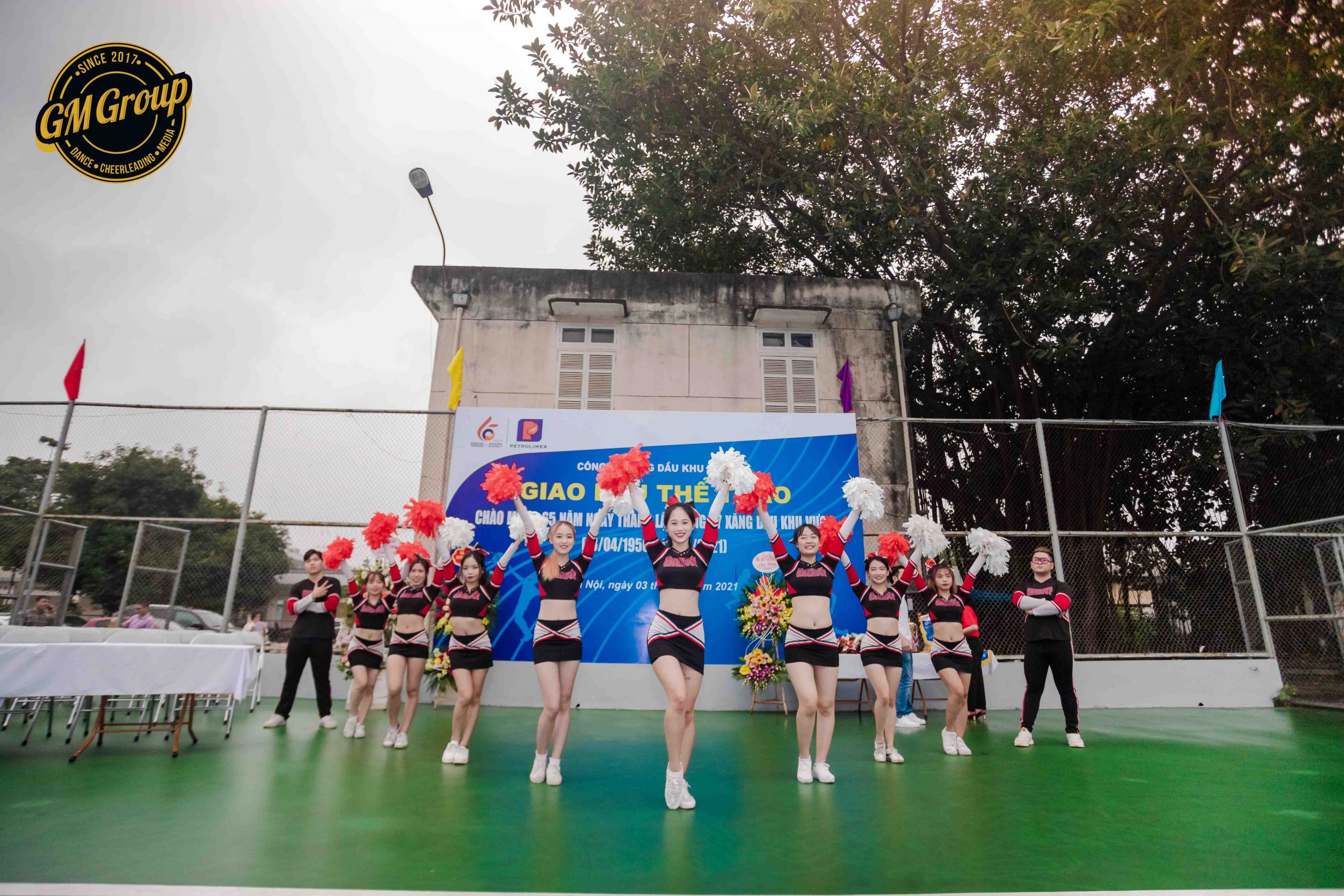 Nhảy cổ động giải Tennis Tập đoàn Dầu Khí