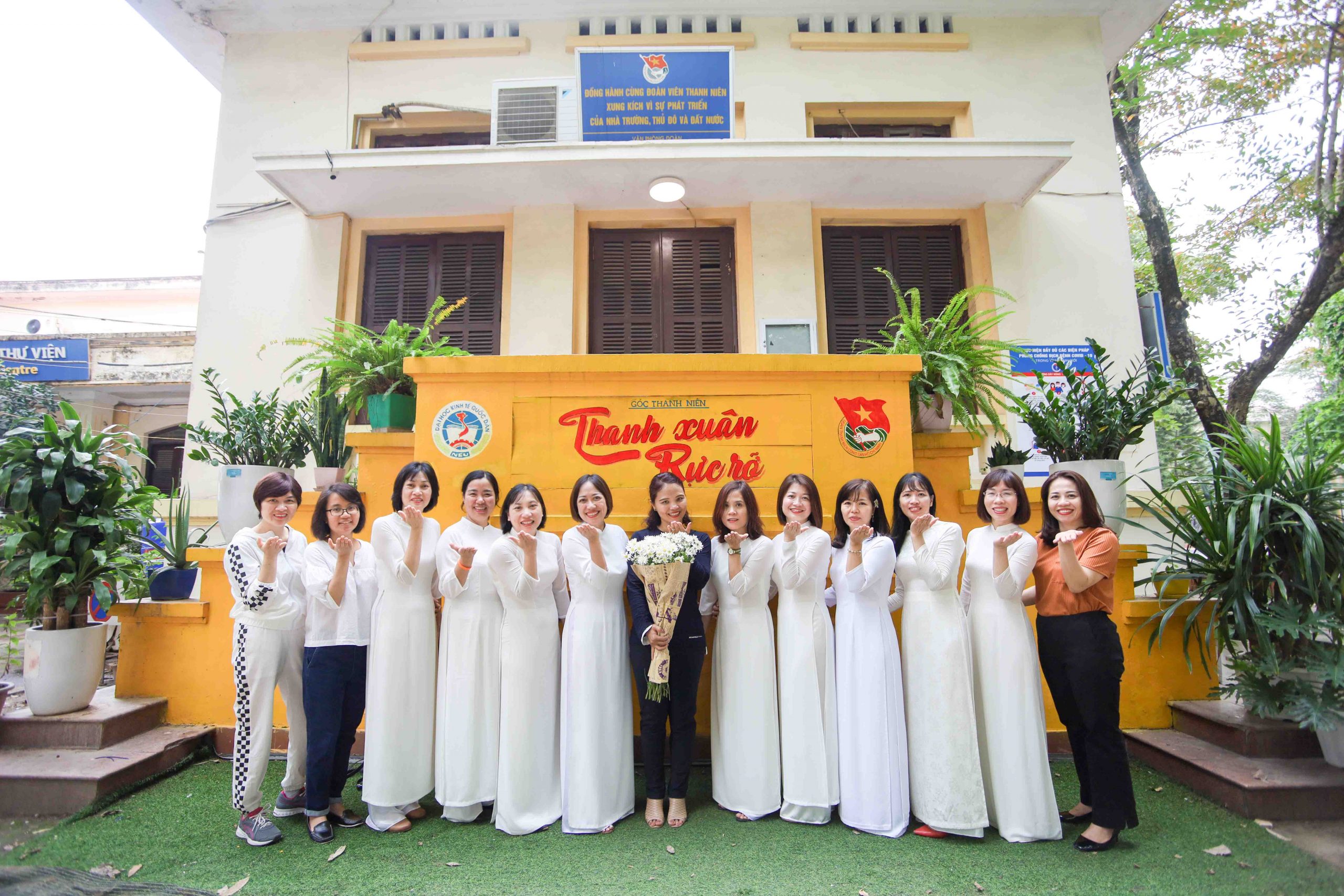 Họp lớp K38 Đại học Kinh Tế Quốc Dân